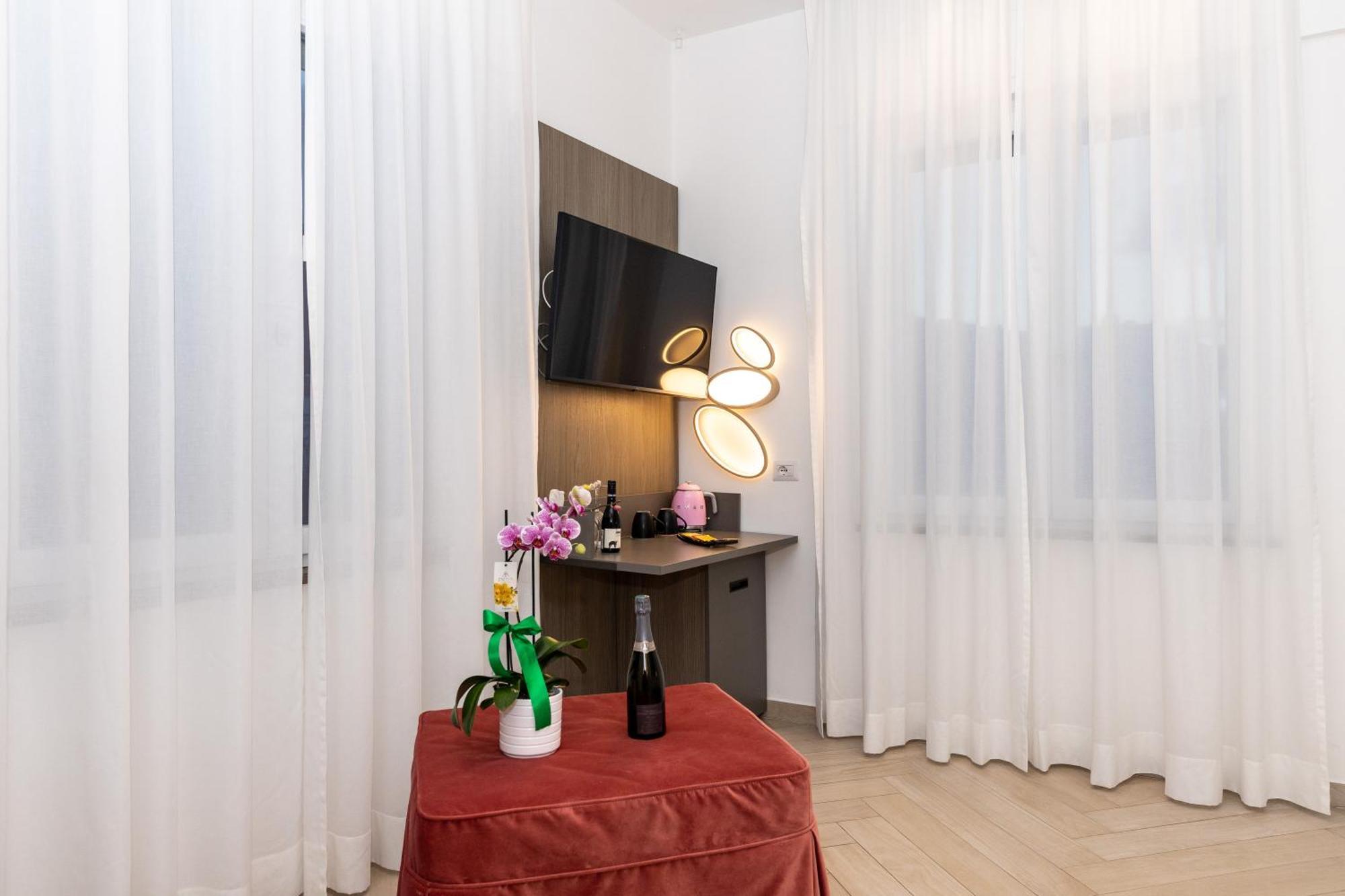 Patriziella 4 Rooms Sorrento Exterior foto