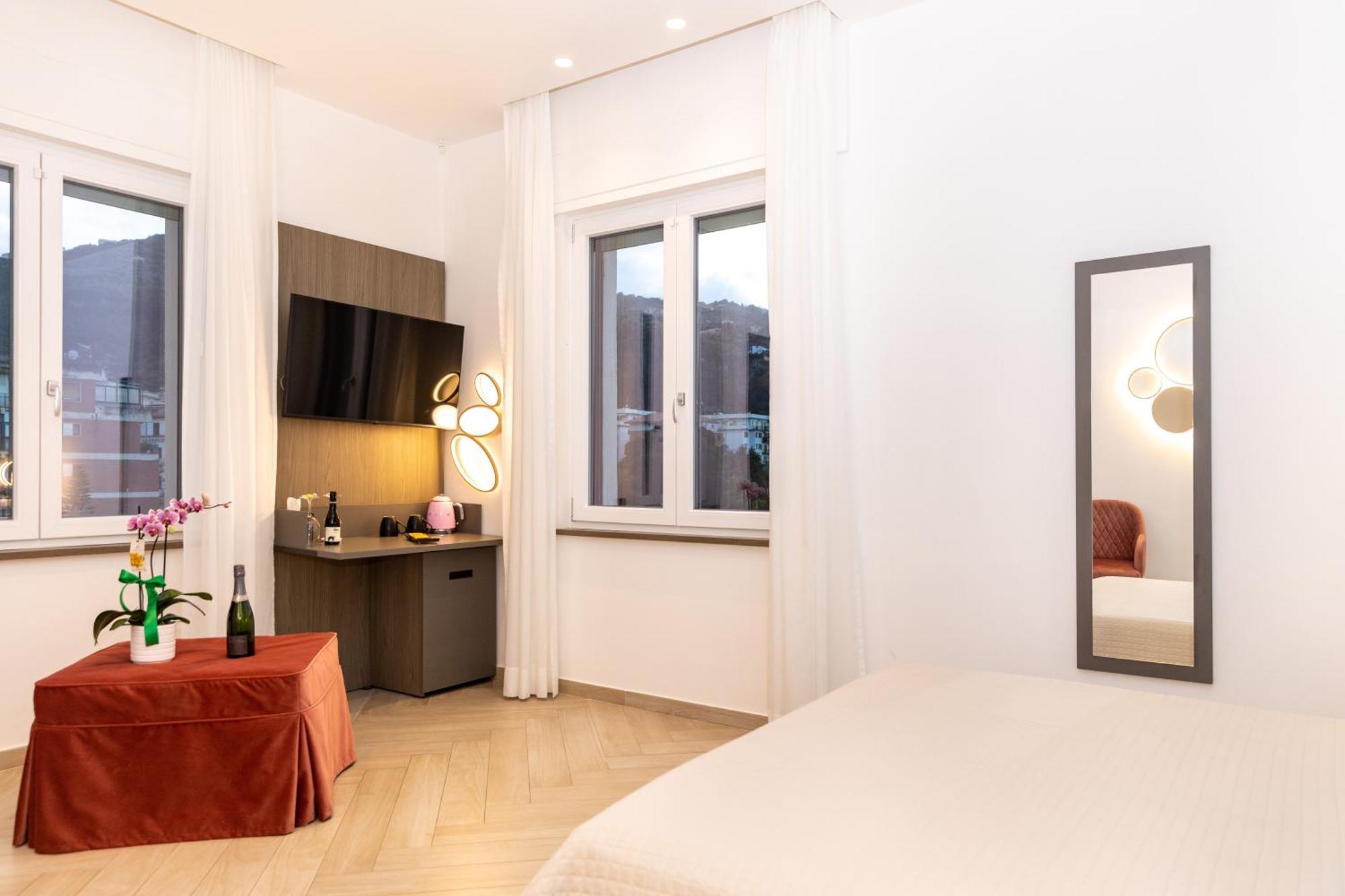 Patriziella 4 Rooms Sorrento Exterior foto